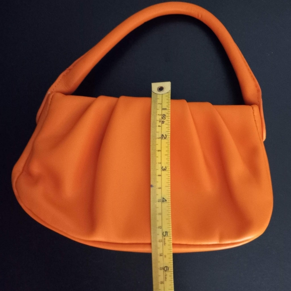 Hand Purse - Picture 4 of 5